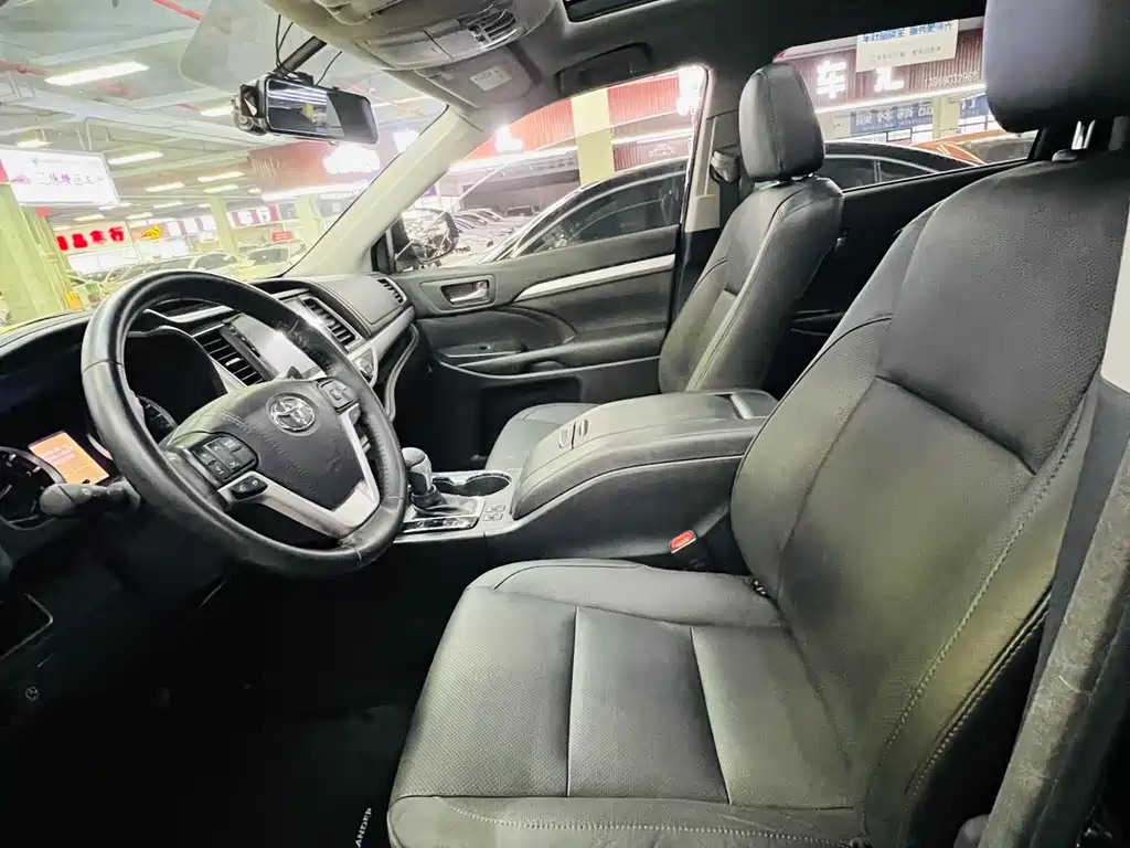 TOYOTA HIGHLANDER 2016