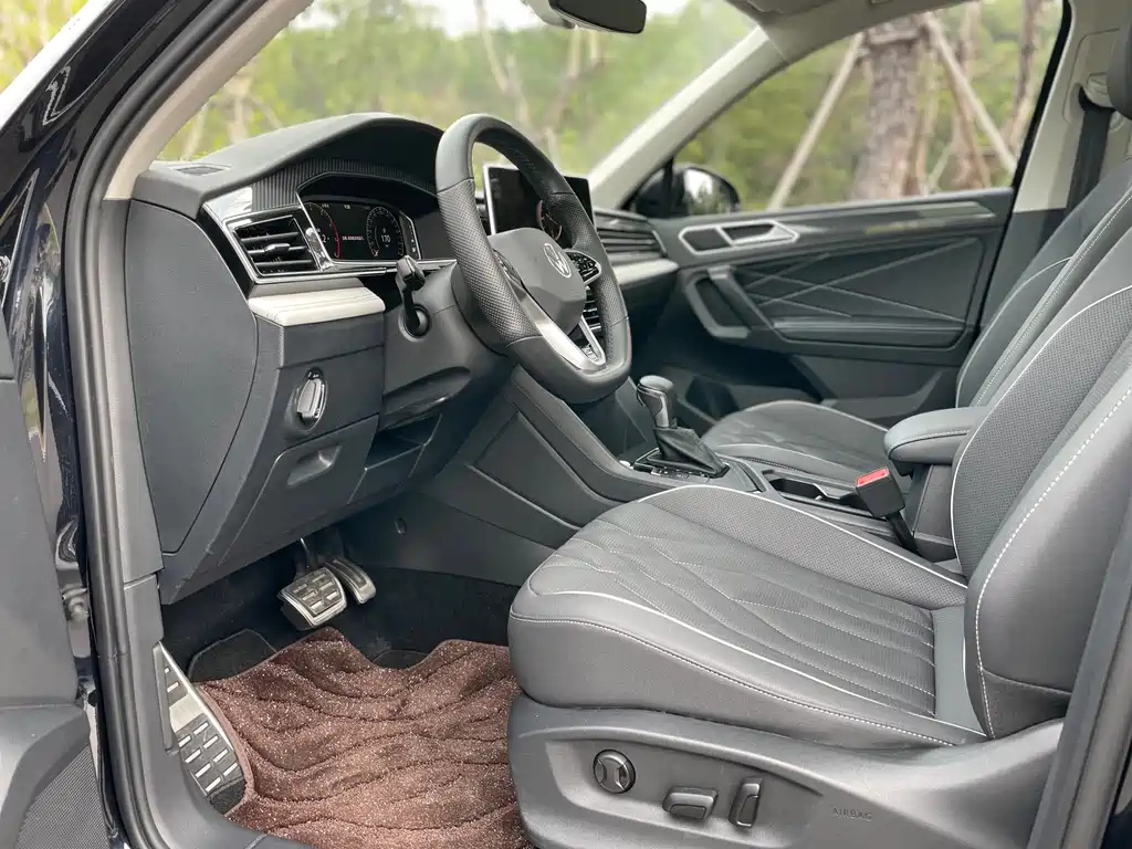 VOLKSWAGEN TIGUAN L 2022