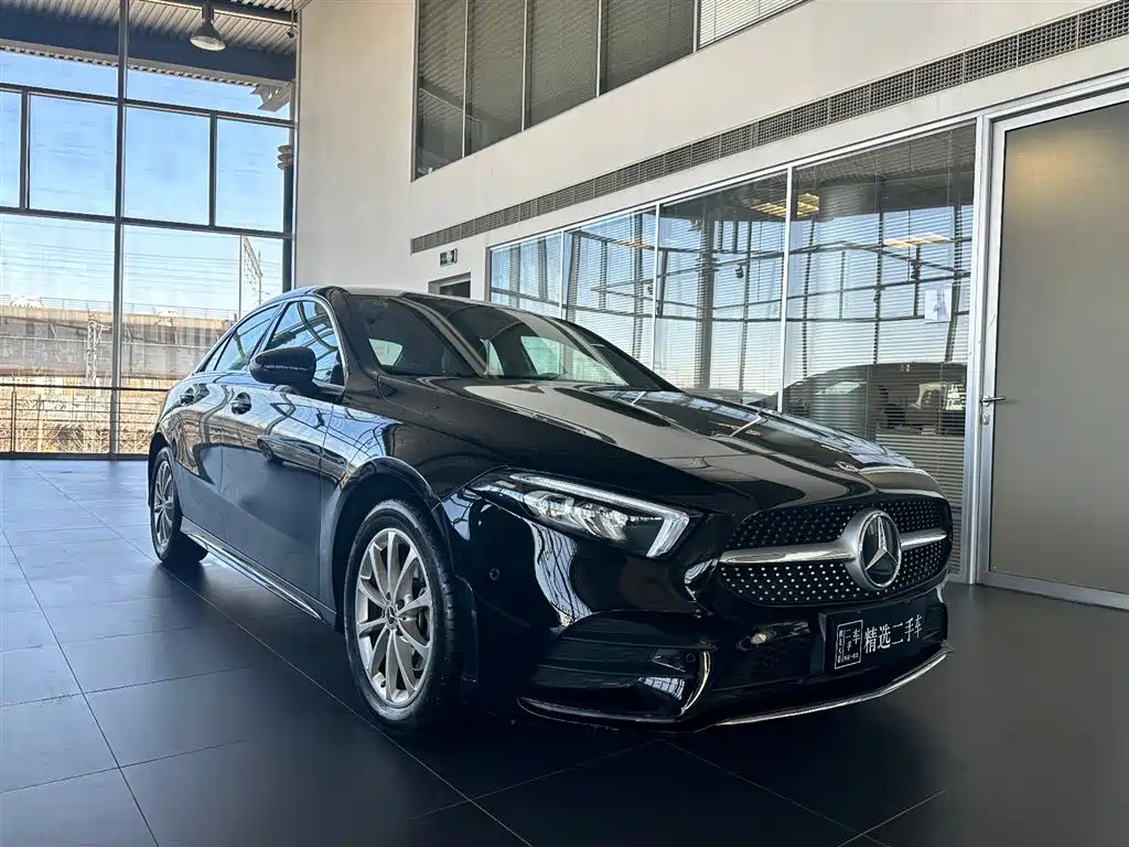 MERCEDES BENZ A-CLASS 2022