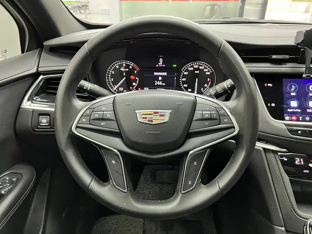 CADILLAC XT5 2021