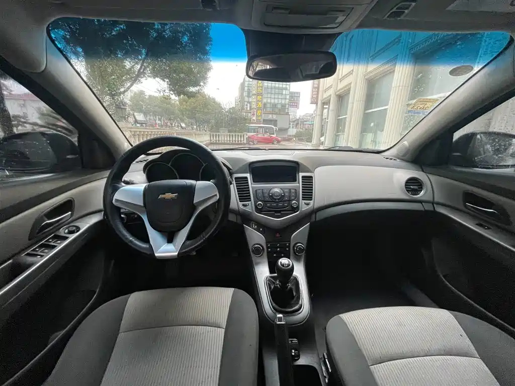 CHEVROLET CRUZE 2010