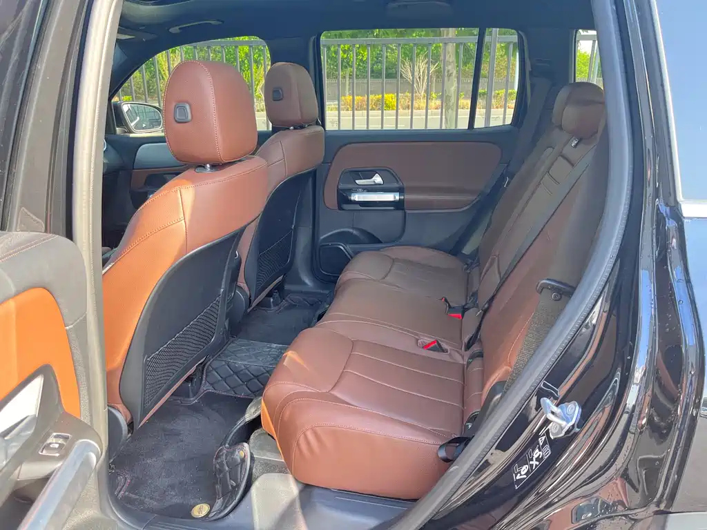 MERCEDES BENZ GLB 2023
