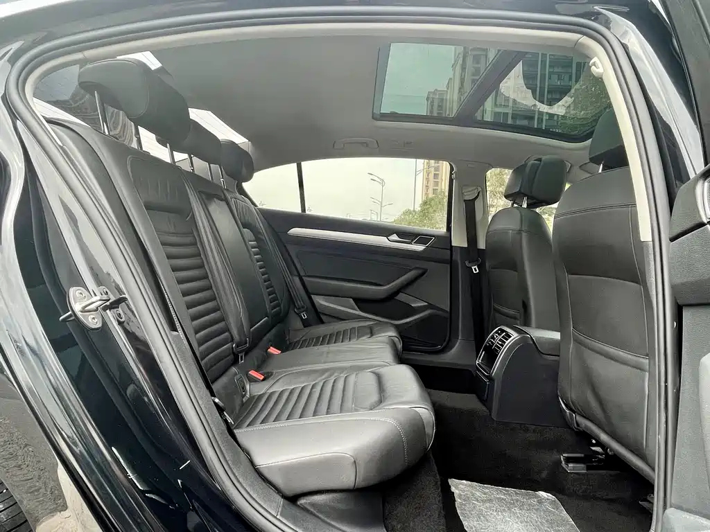 VOLKSWAGEN MAGOTAN 2018