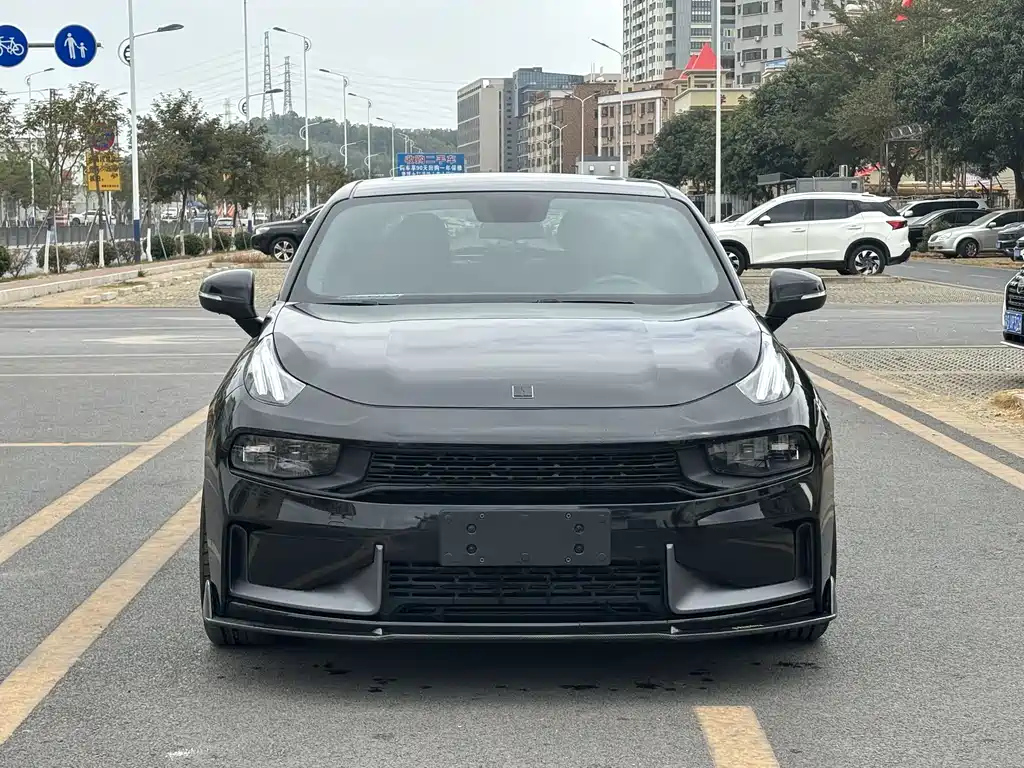 LYNK&CO 03 2020