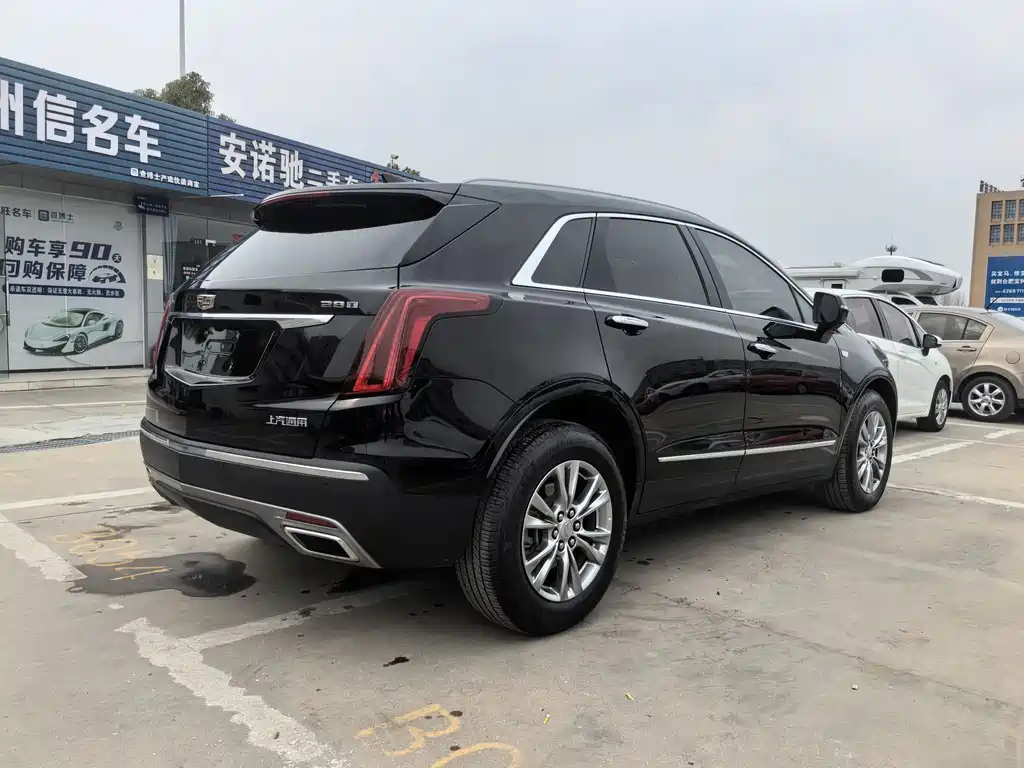 CADILLAC XT5 2021