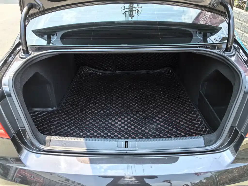VOLKSWAGEN MAGOTAN 2014