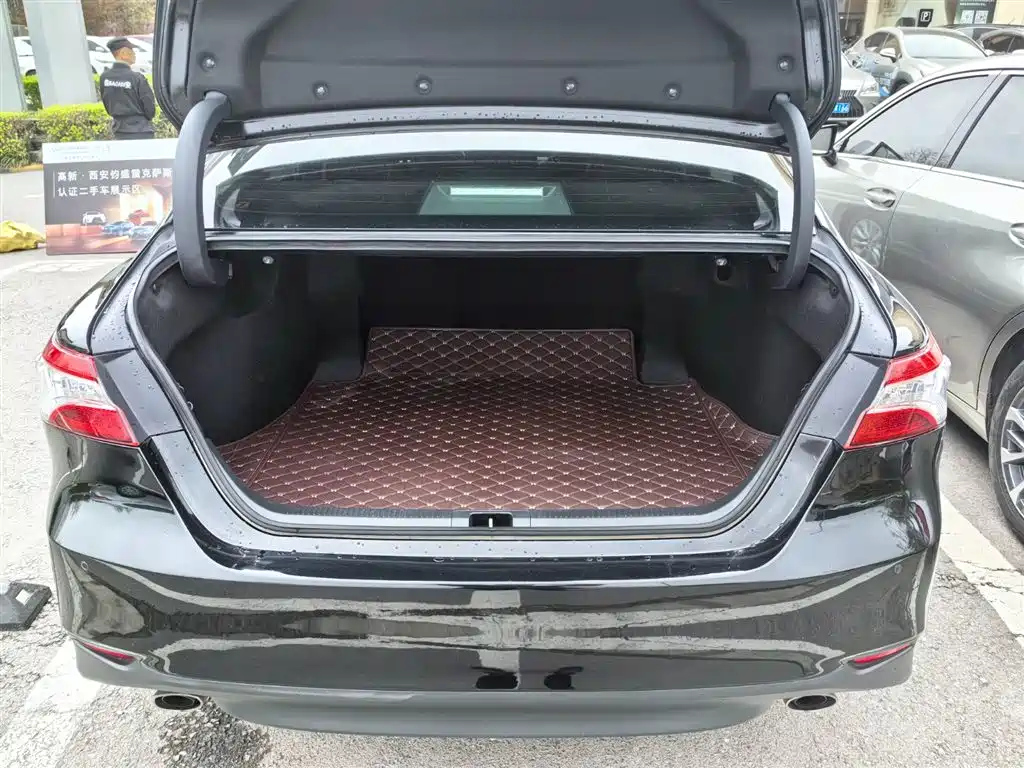 TOYOTA CAMRY 2018