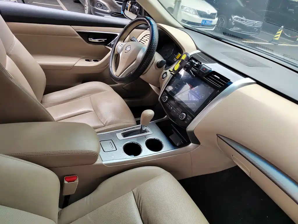 NISSAN TEANA 2018