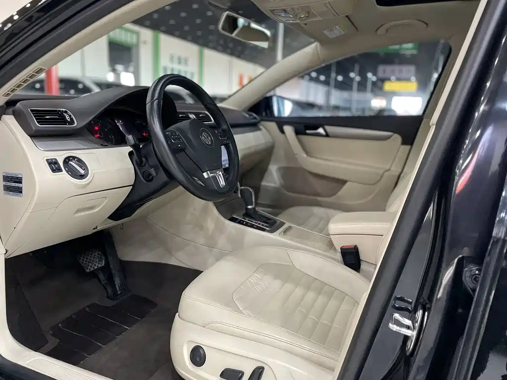 VOLKSWAGEN MAGOTAN 2016