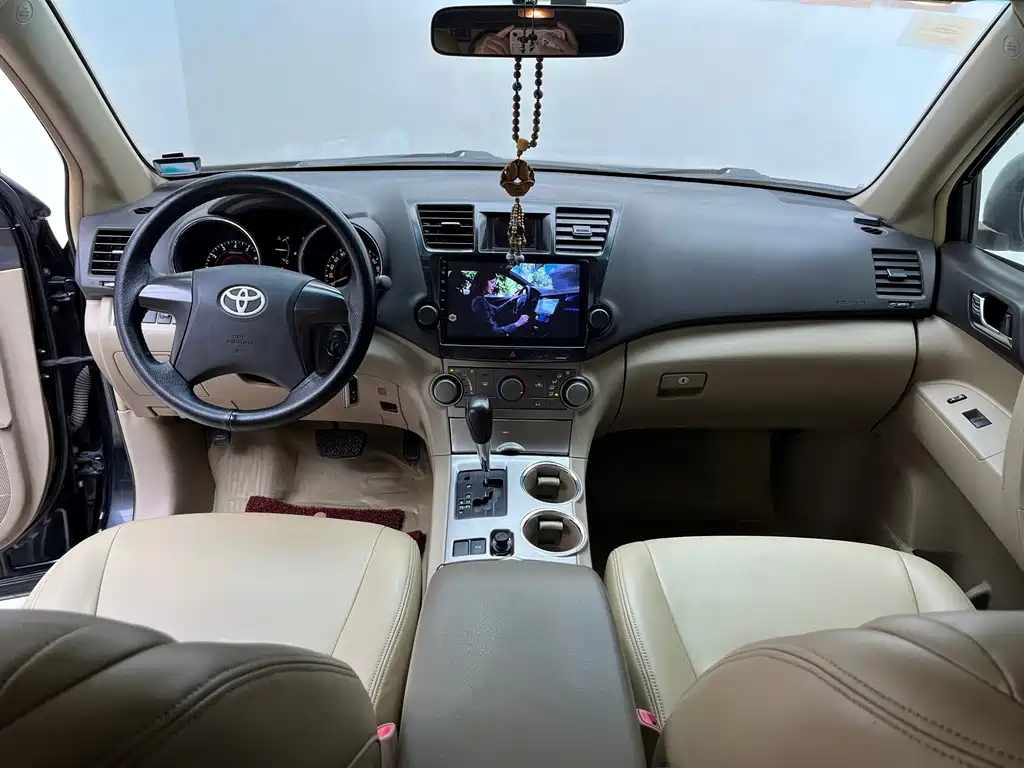 TOYOTA HIGHLANDER 2013