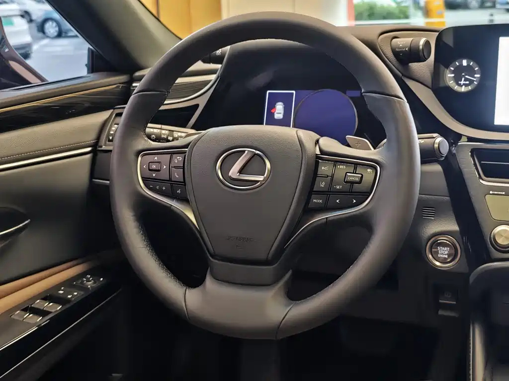 LEXUS ES 2023