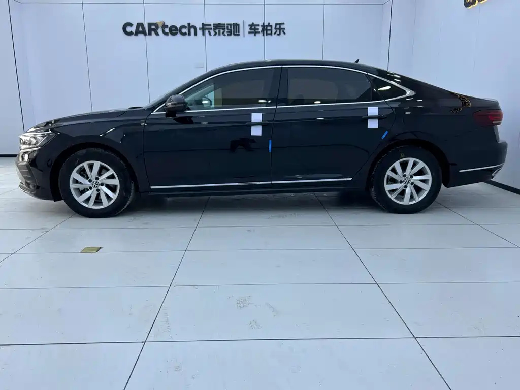 VOLKSWAGEN PASSAT 2022