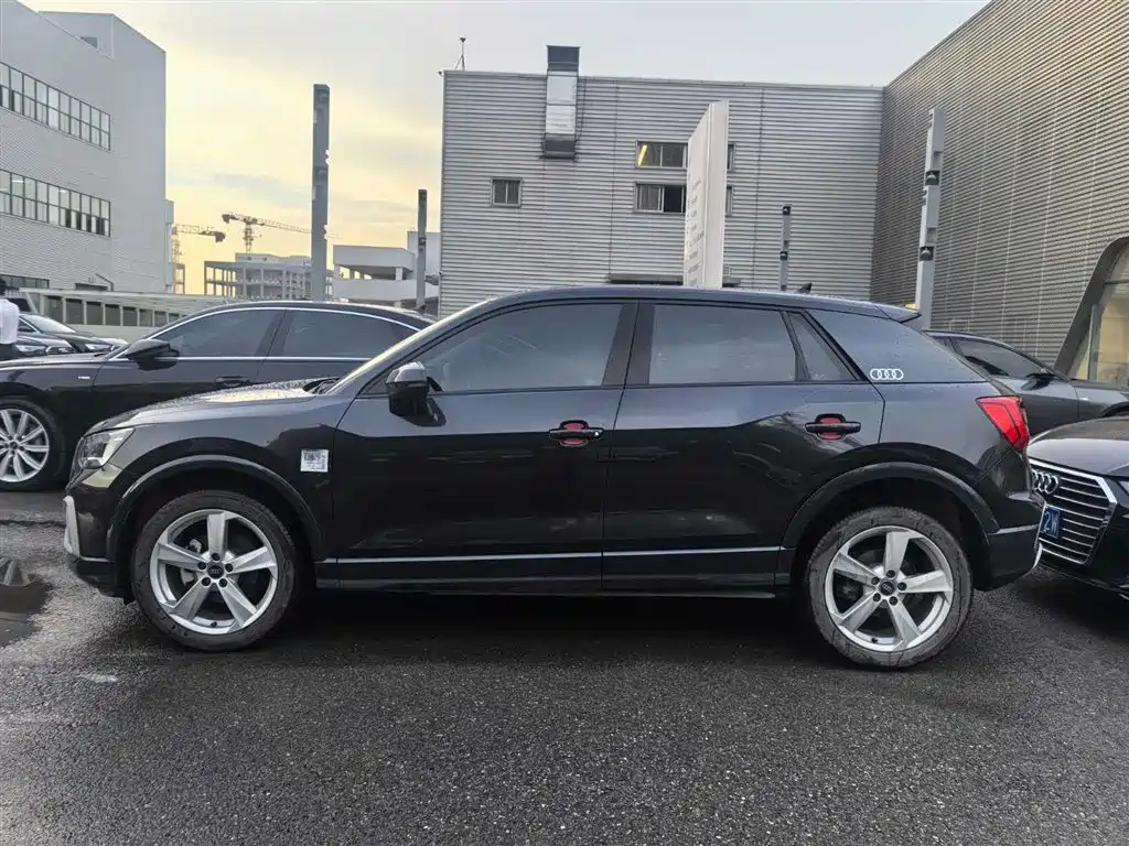 AUDI Q2L 2023