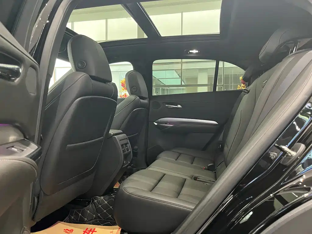 CADILLAC XT4 2021