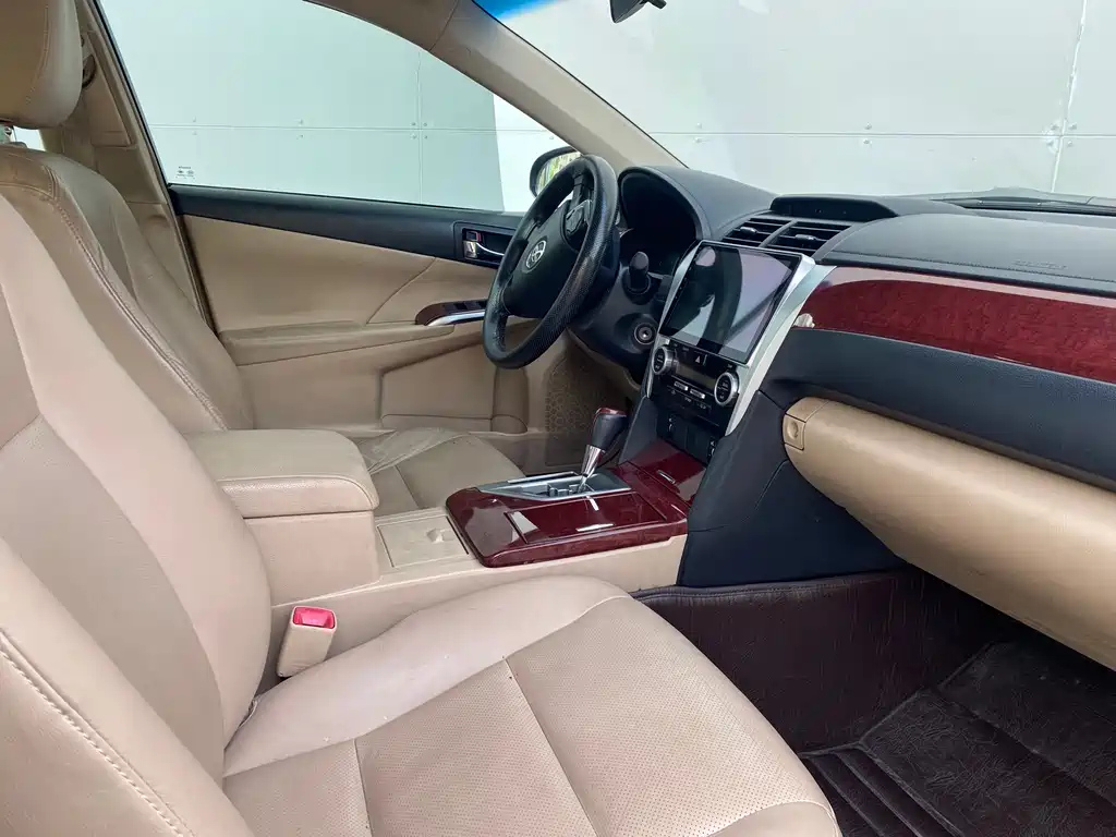 TOYOTA CAMRY 2014