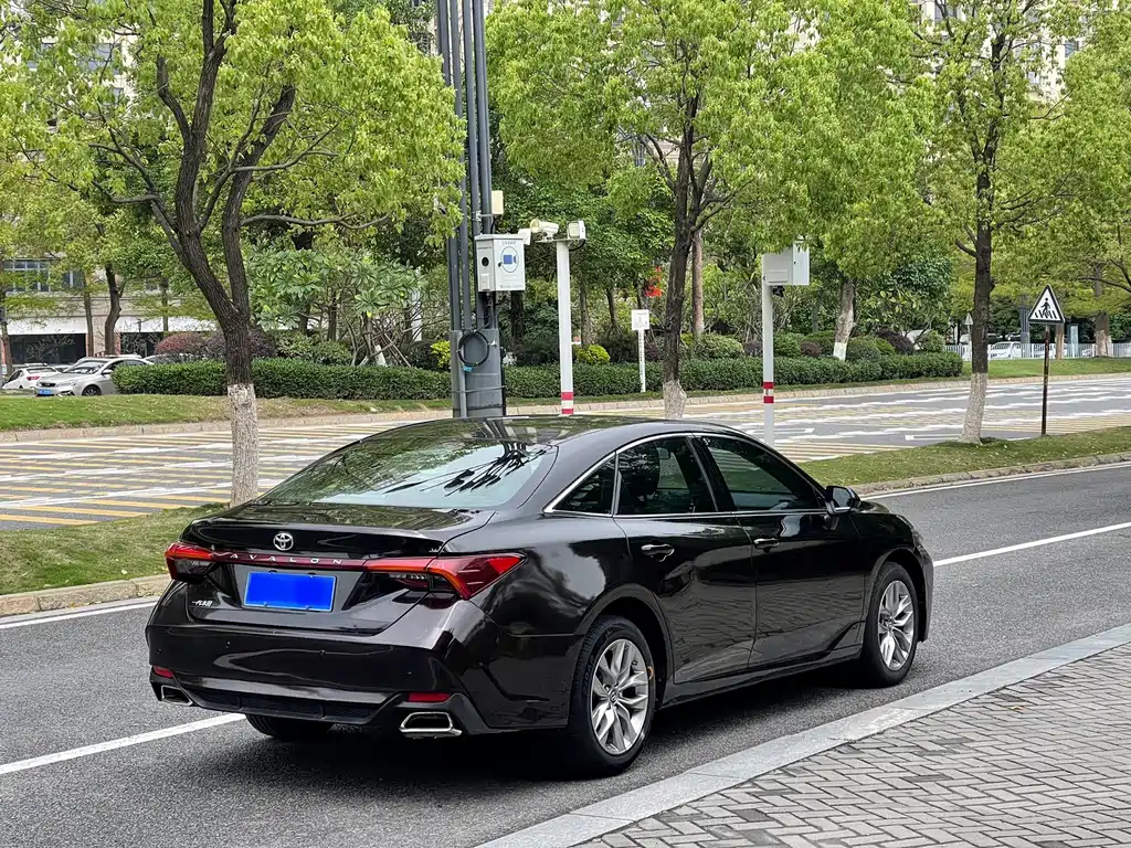 TOYOTA AVALON 2020