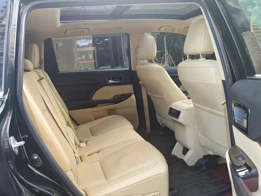 TOYOTA HIGHLANDER 2017