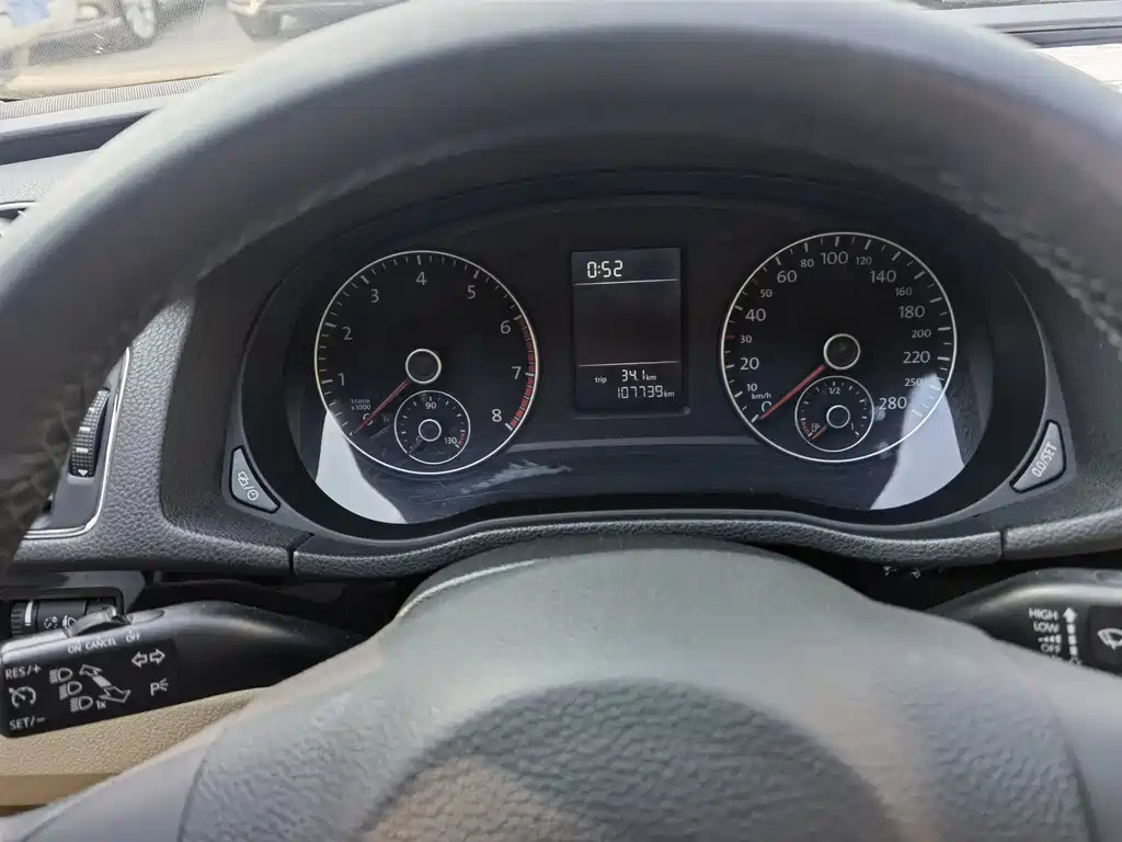 VOLKSWAGEN PASSAT 2014