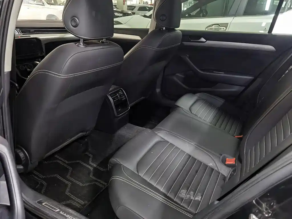 VOLKSWAGEN MAGOTAN 2021