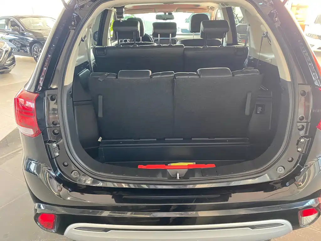 MITSUBISHI OUTLANDER 2022