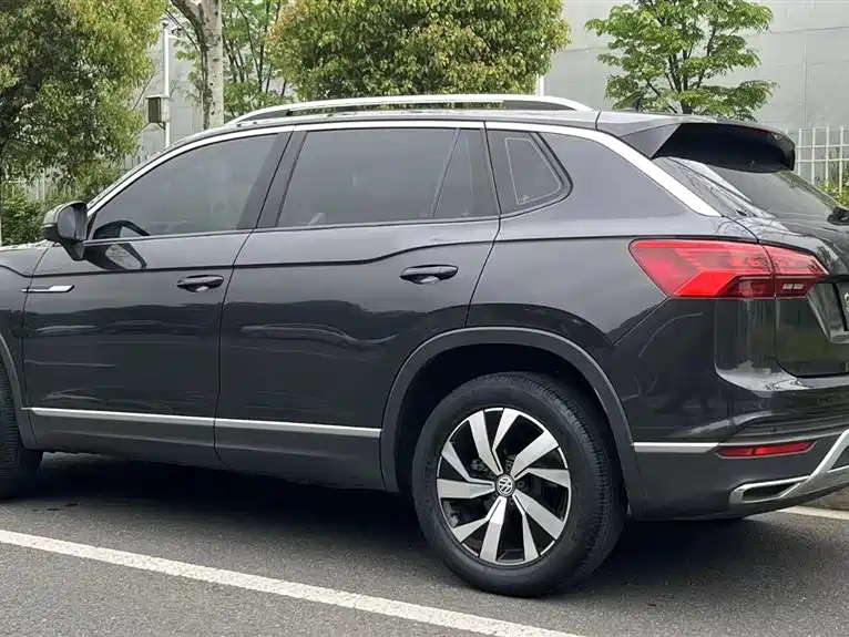 VOLKSWAGEN TAYRON 2021