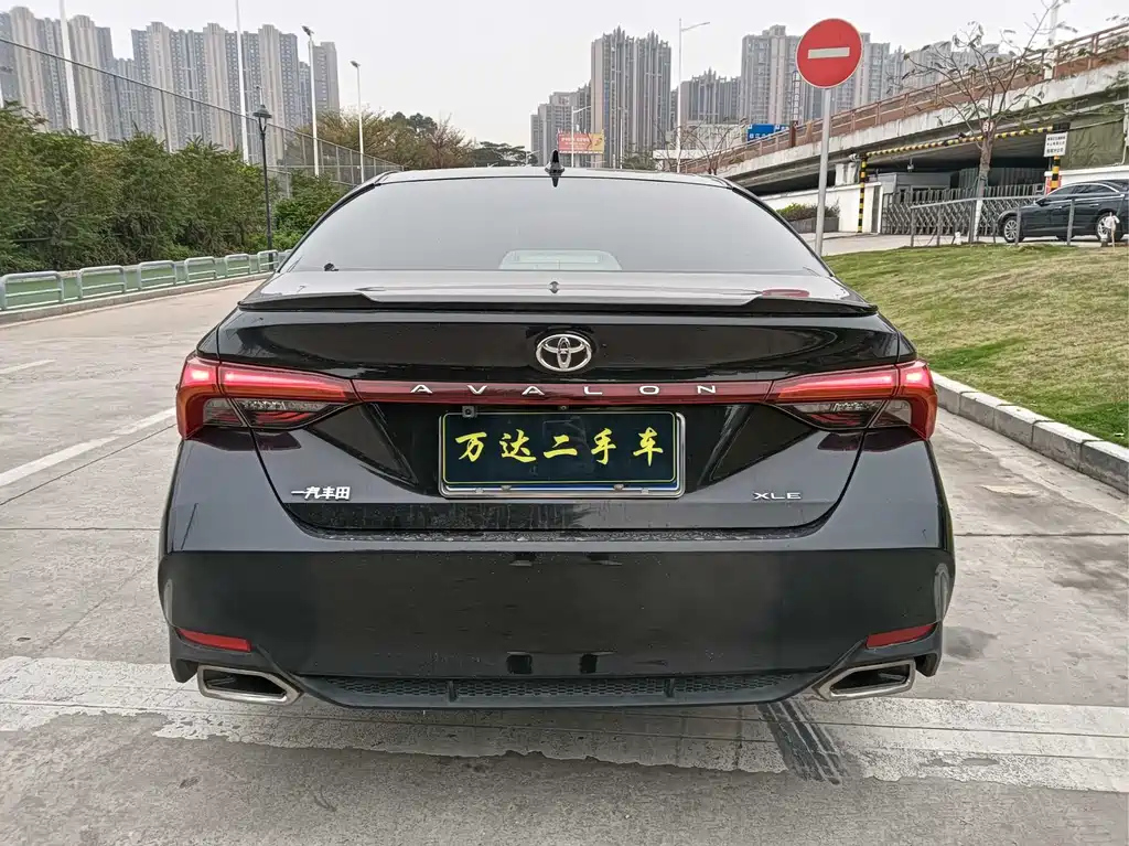 TOYOTA AVALON 2021