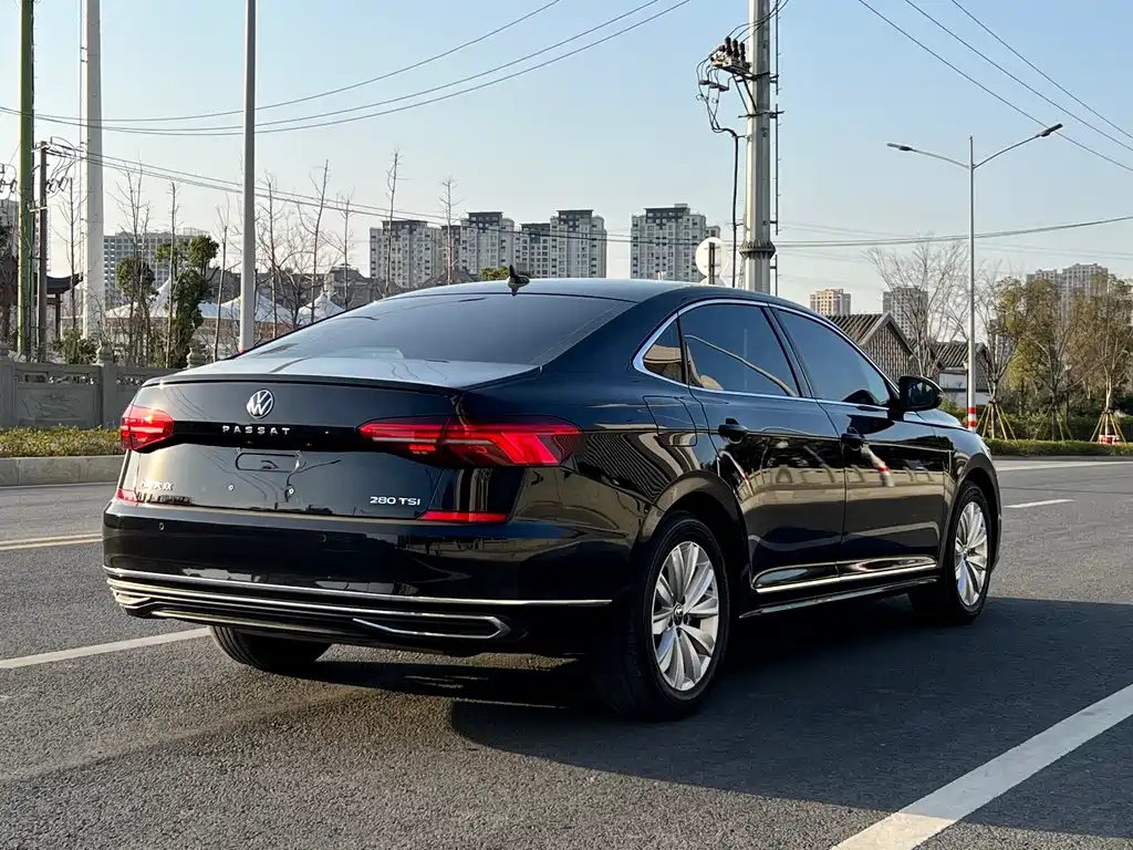 VOLKSWAGEN PASSAT 2021
