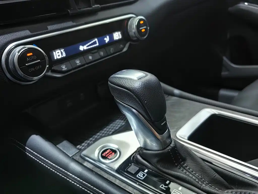 NISSAN TEANA 2023