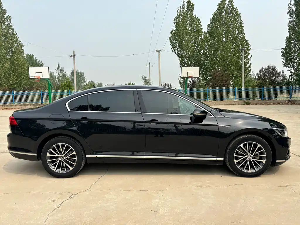 VOLKSWAGEN MAGOTAN 2021