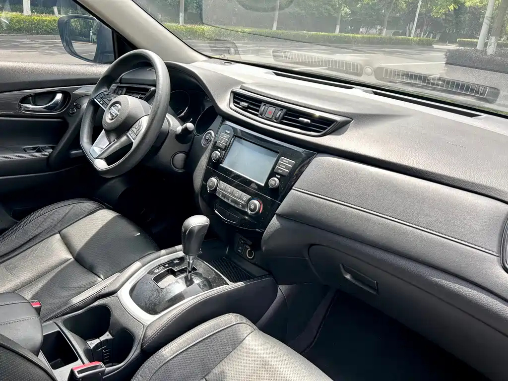 NISSAN X-TRAIL 2017