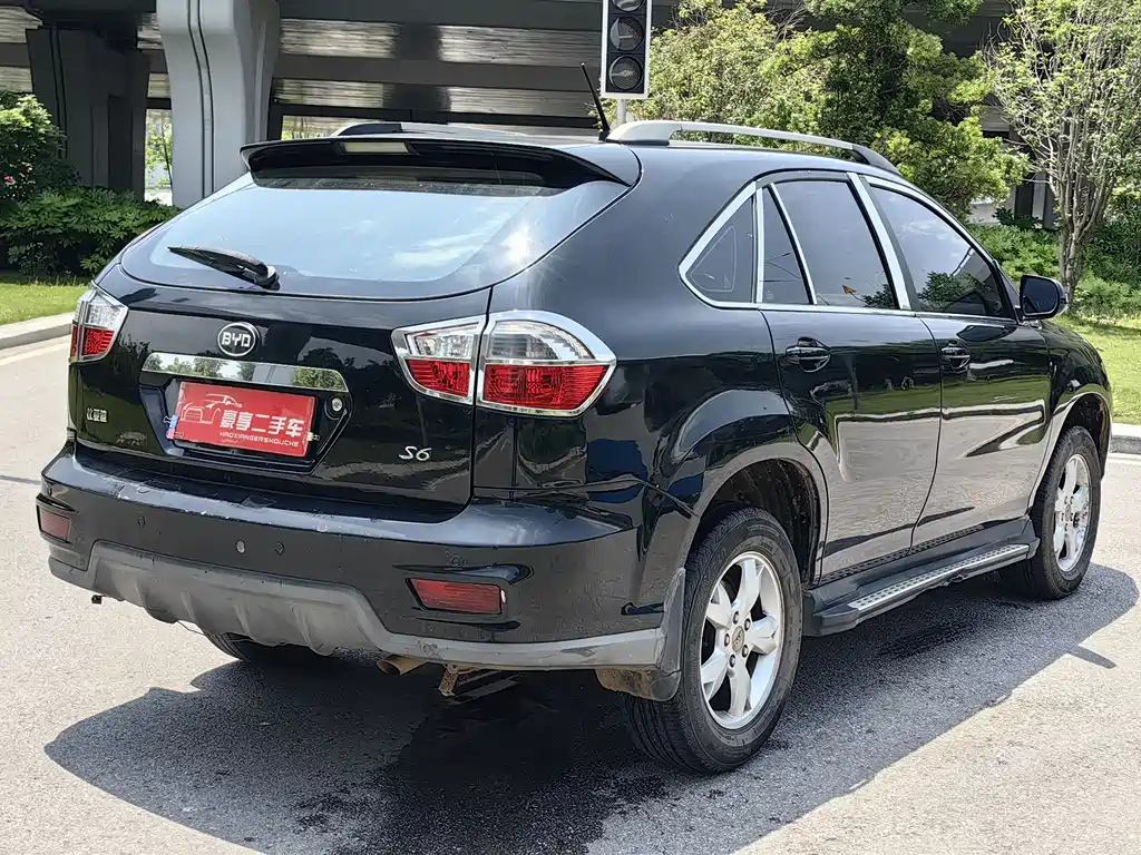 BYD S6 2013