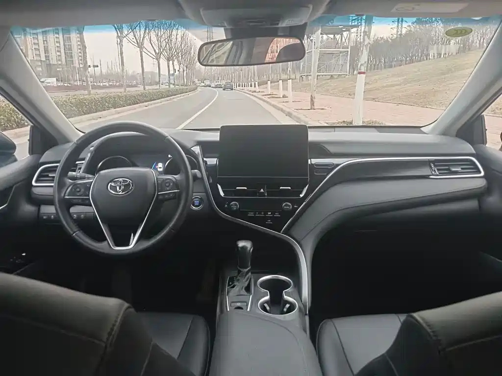 TOYOTA CAMRY 2021