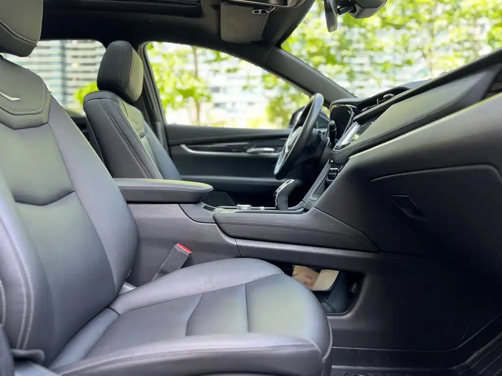 CADILLAC XT5 2022