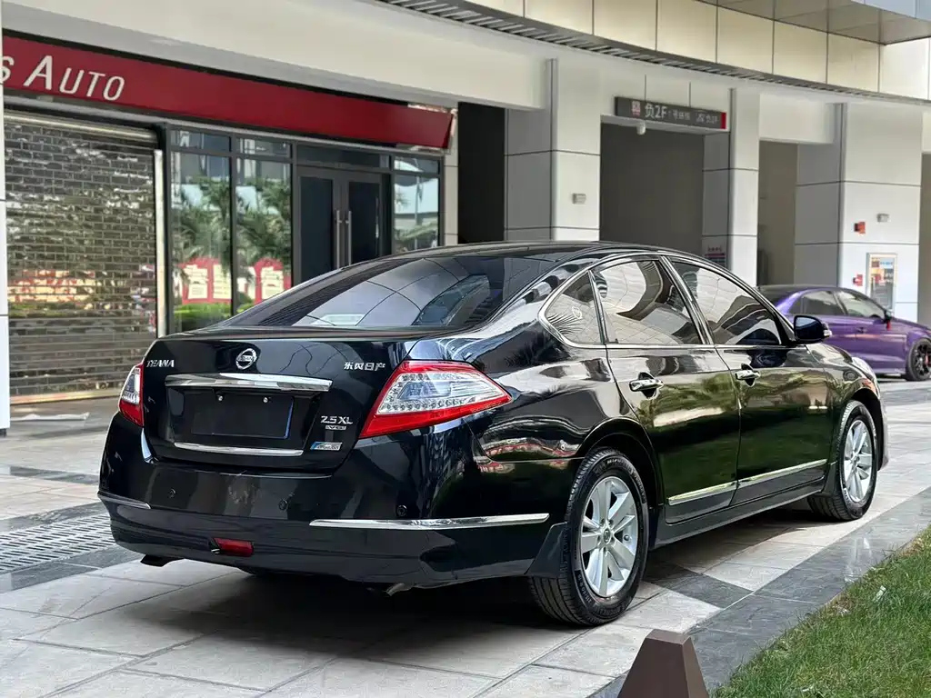 NISSAN TEANA 2013