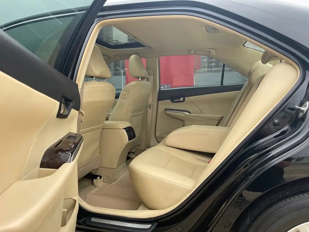 TOYOTA CAMRY 2016