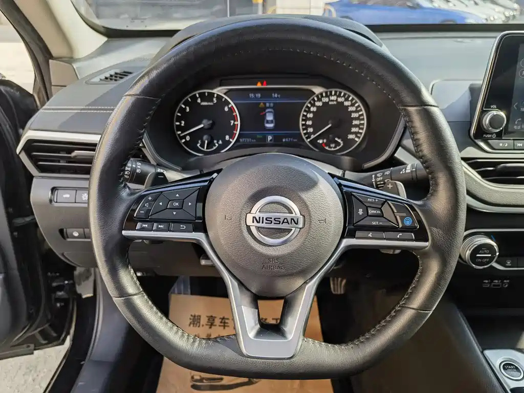 NISSAN TEANA 2020