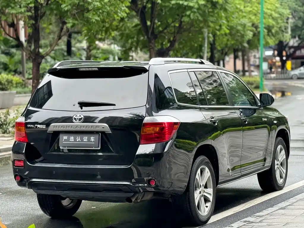 TOYOTA HIGHLANDER 2010
