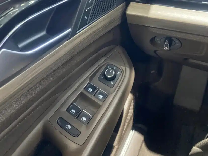 VOLKSWAGEN PASSAT 2020
