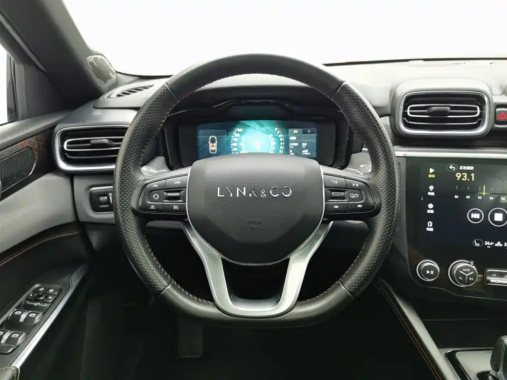 LYNK&CO 03 2020