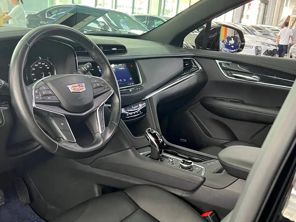 CADILLAC XT5 2021
