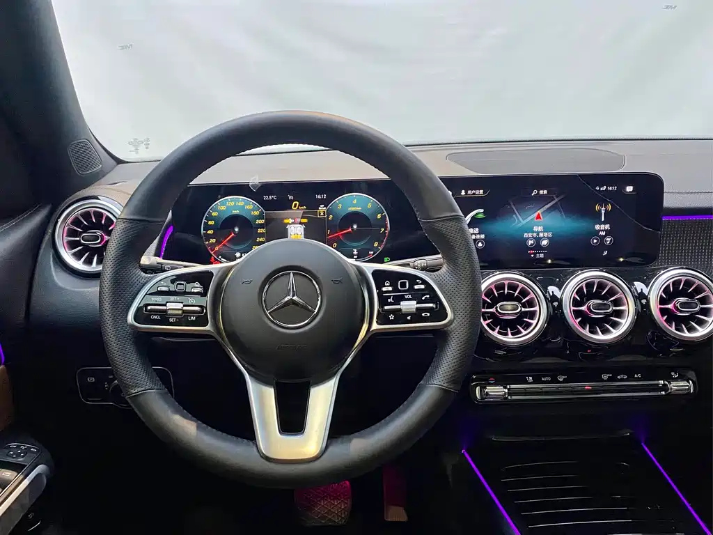 MERCEDES BENZ GLB 2023