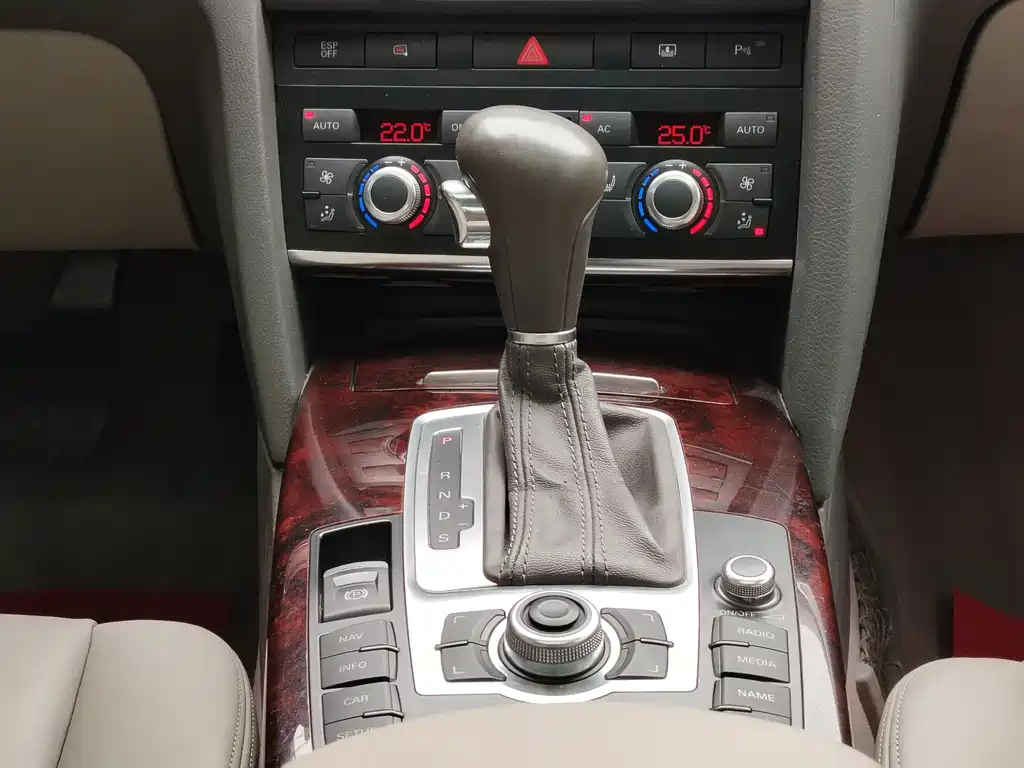 AUDI A6L 2010