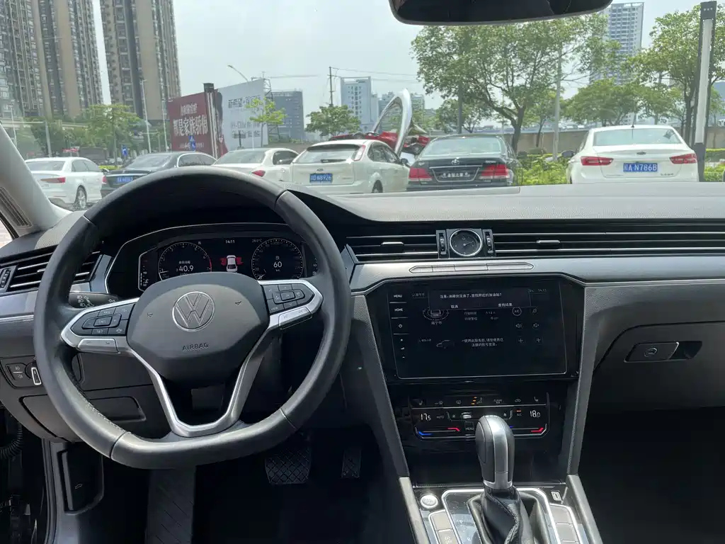 VOLKSWAGEN MAGOTAN 2021