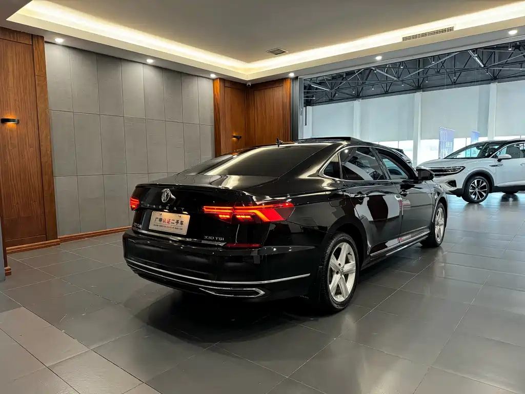 VOLKSWAGEN PASSAT 2020