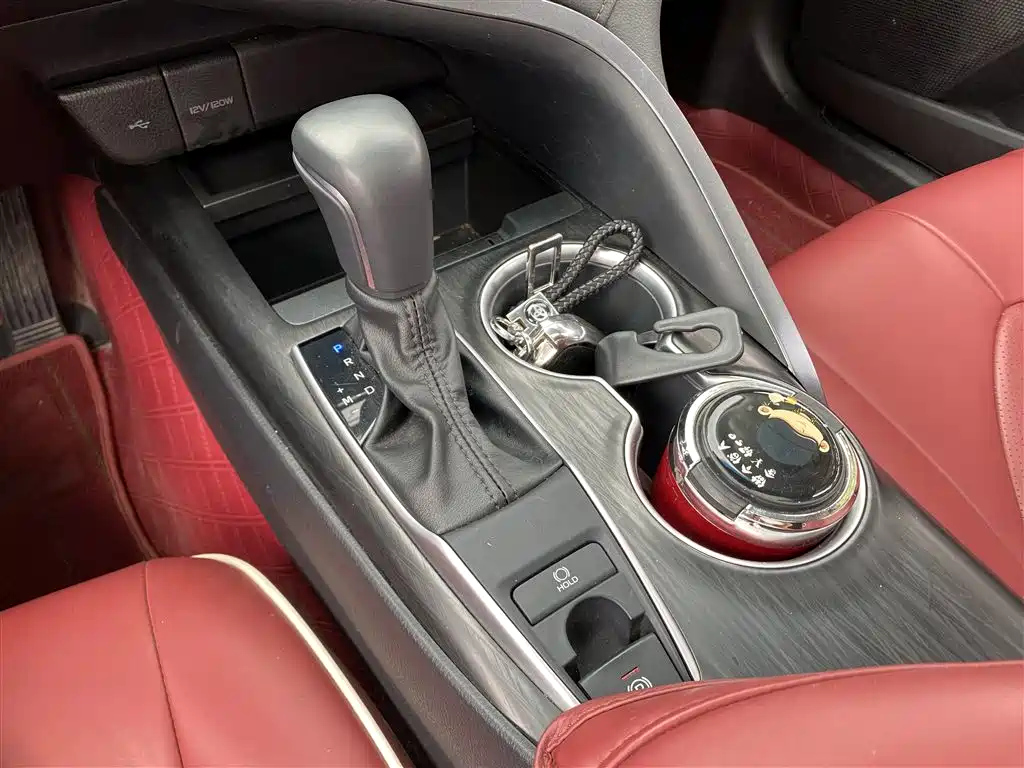 TOYOTA CAMRY 2023