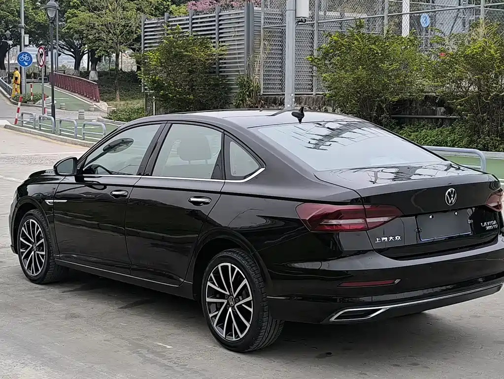 VOLKSWAGEN LAVIDA 2021