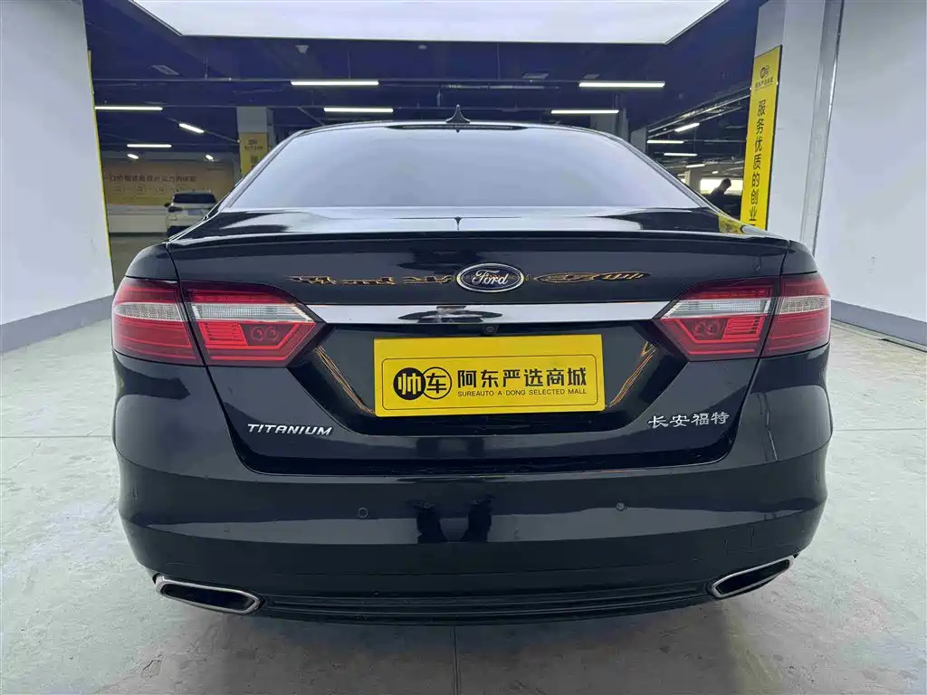 FORD TAURUS 2015