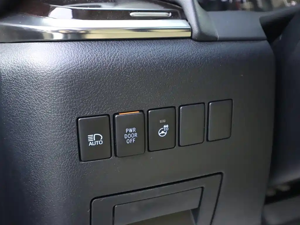 TOYOTA ALPHARD 2017