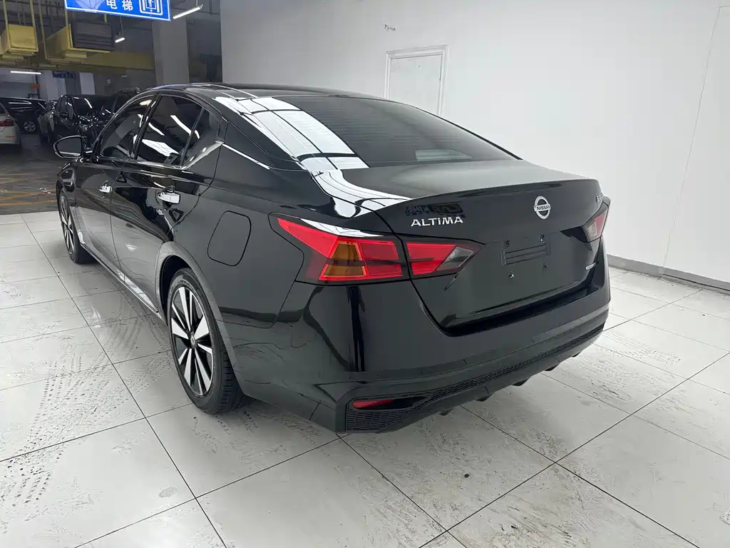 NISSAN TEANA 2022