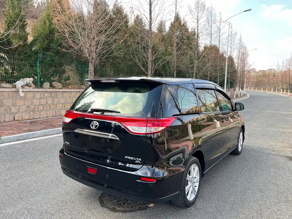 TOYOTA PREVIA 2011